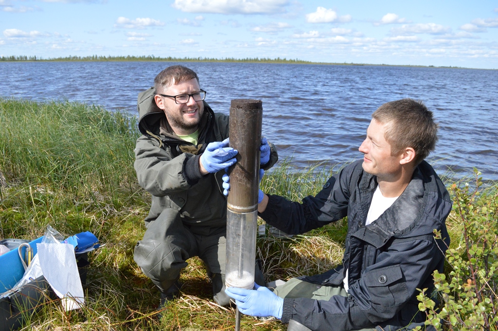 Томские биогеохимики изучают экосистемы термокарстовых озер
